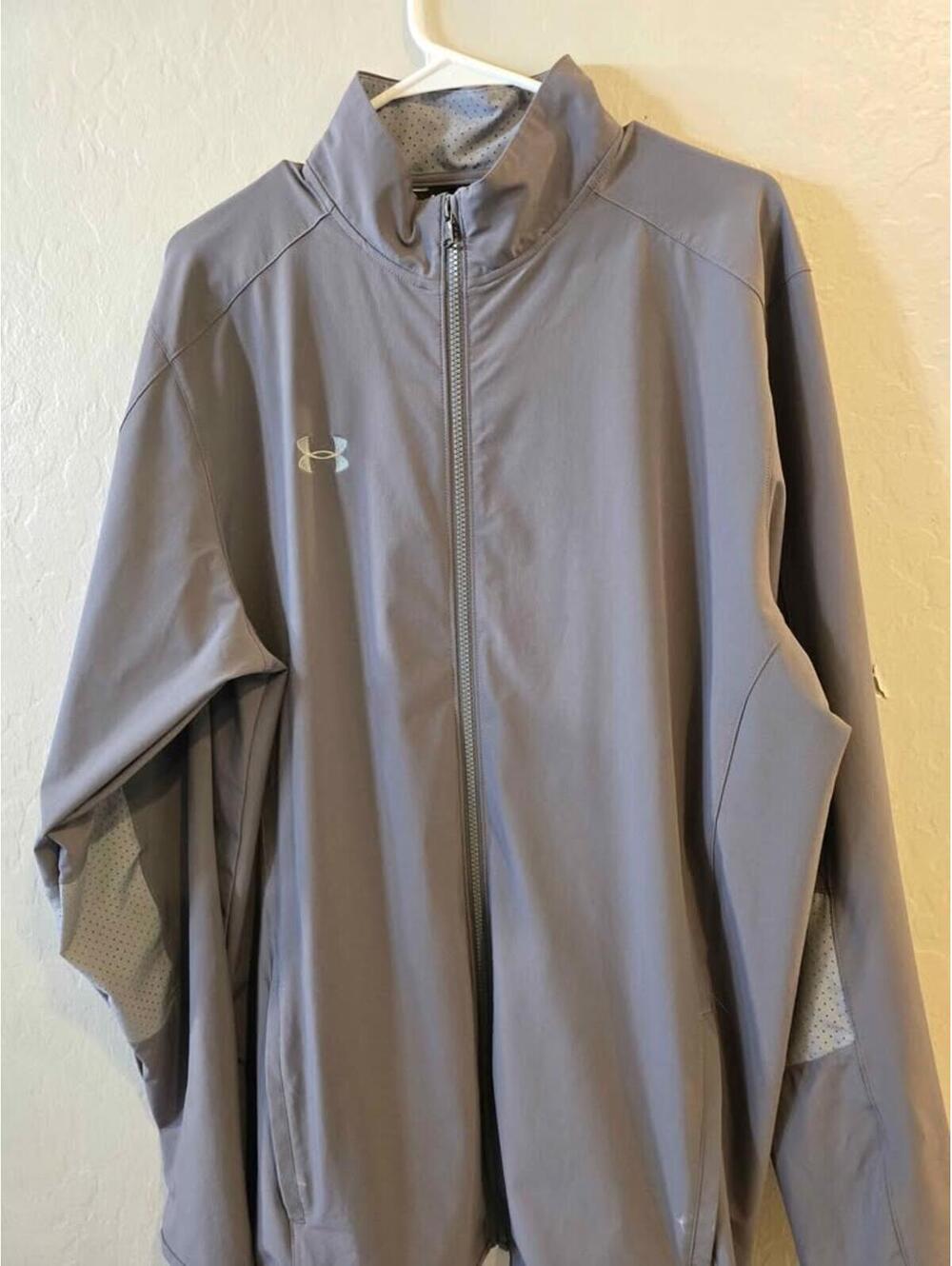 Under Armour Golf Jacket Men's Size XL. Waterproof
